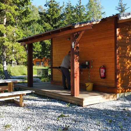 Marika Puhkekuela - Metsanurga Oeoemaja "Shared Bathroom" Nova Esterno foto