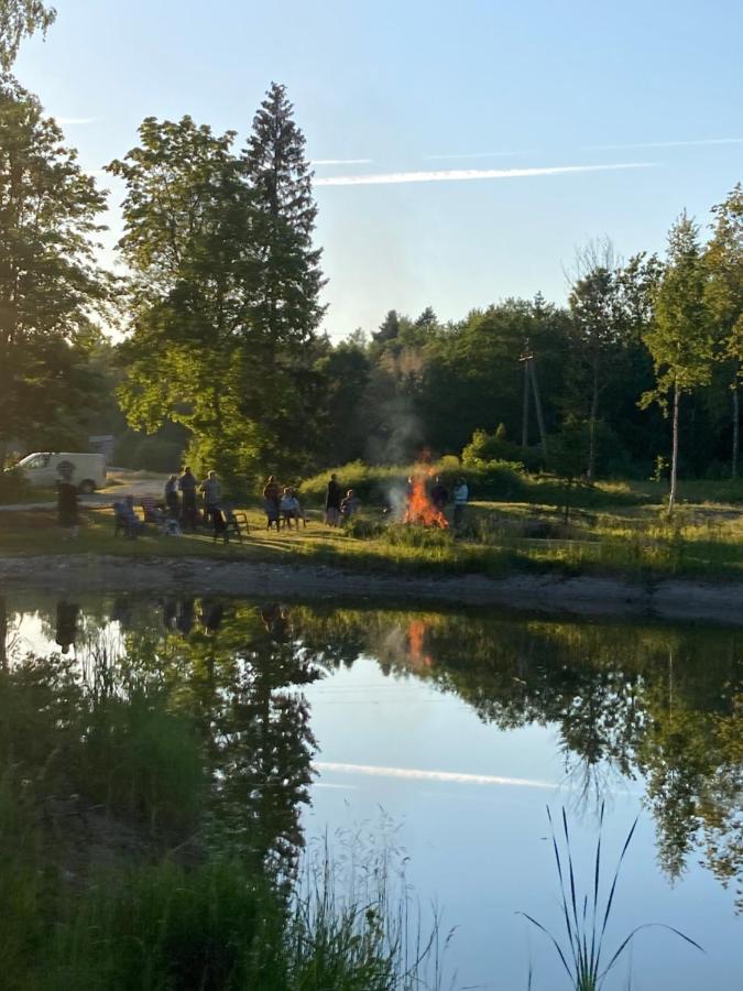 Marika Puhkekuela - Metsanurga Oeoemaja "Shared Bathroom" Nova Esterno foto