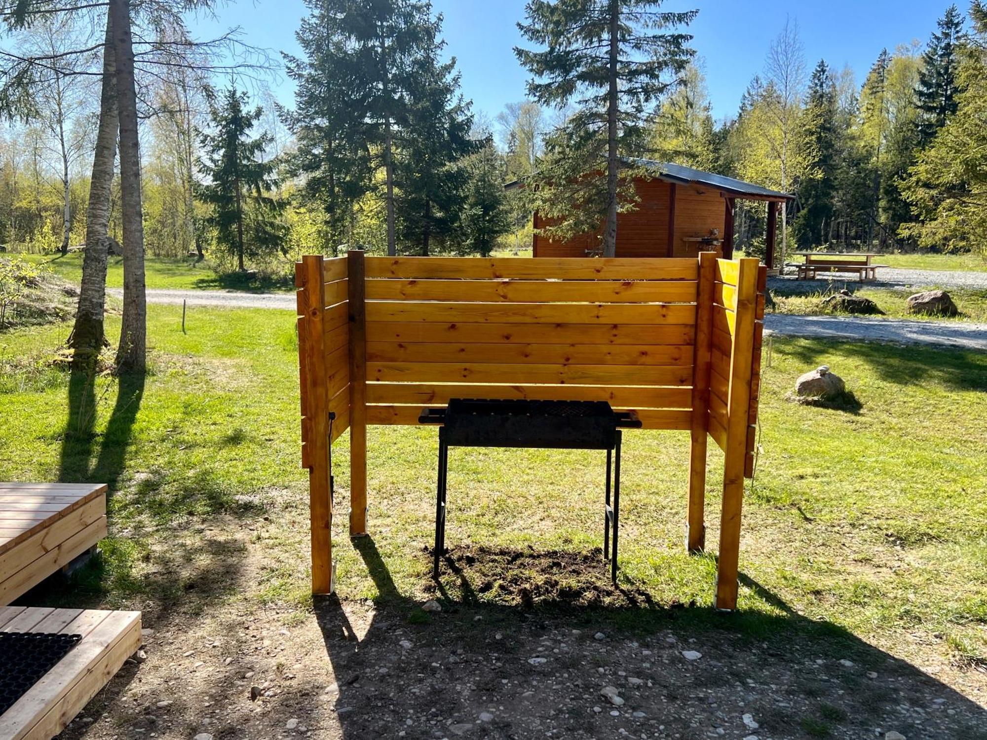 Marika Puhkekuela - Metsanurga Oeoemaja "Shared Bathroom" Nova Esterno foto